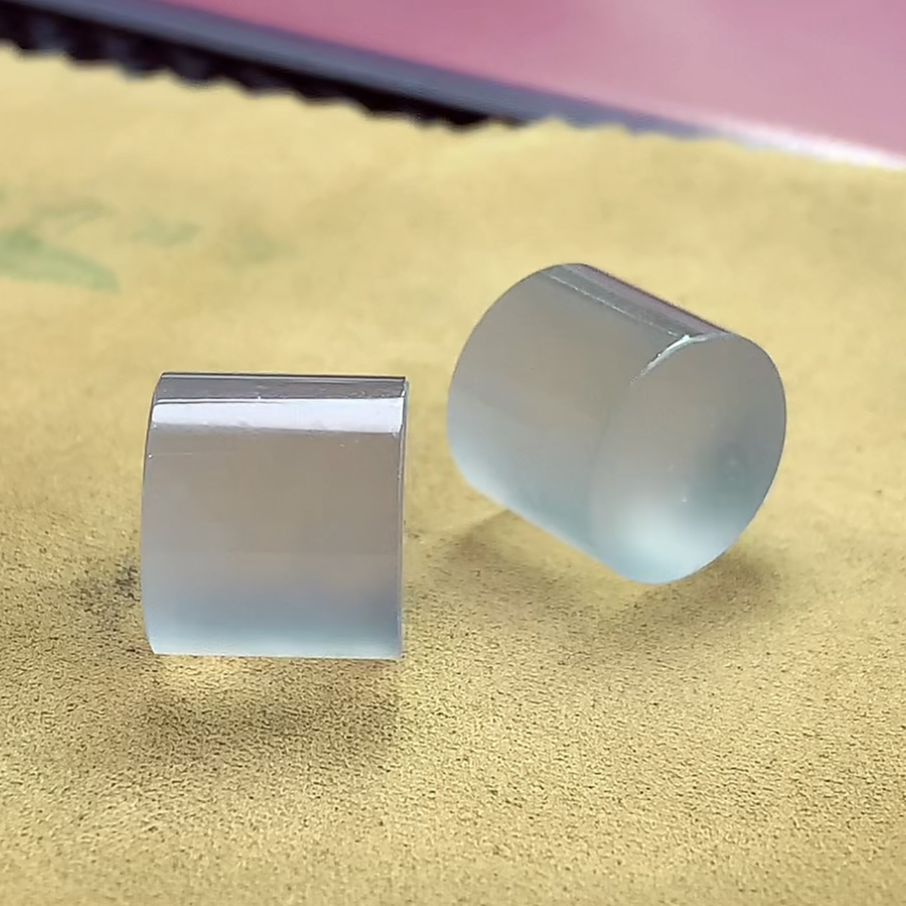 缅甸a货翡翠路路通玻璃种一对尺寸卡长卡12mm宽14mm