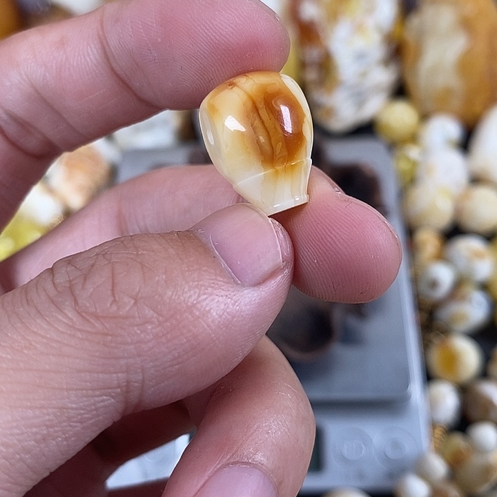 琥珀未镶嵌珠宝奇石我