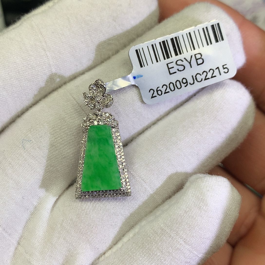 翡翠颈饰18K金镶嵌一