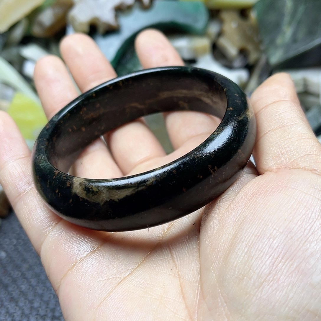 颈饰未镶嵌石英岩玉61