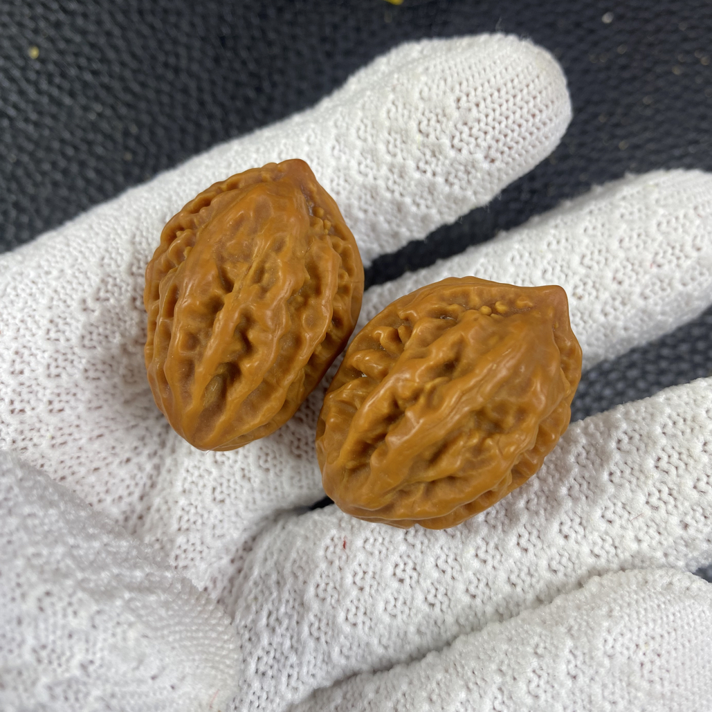 打底文玩核桃小手捻把件秋子核桃一对 A546