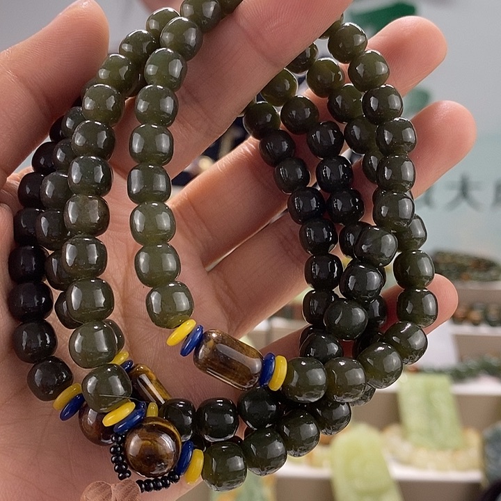 透闪石质玉手链未镶嵌有瑕