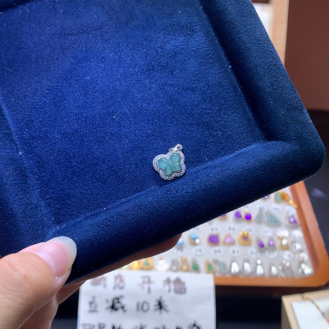 和田玉（糖玉）未镶嵌颈饰