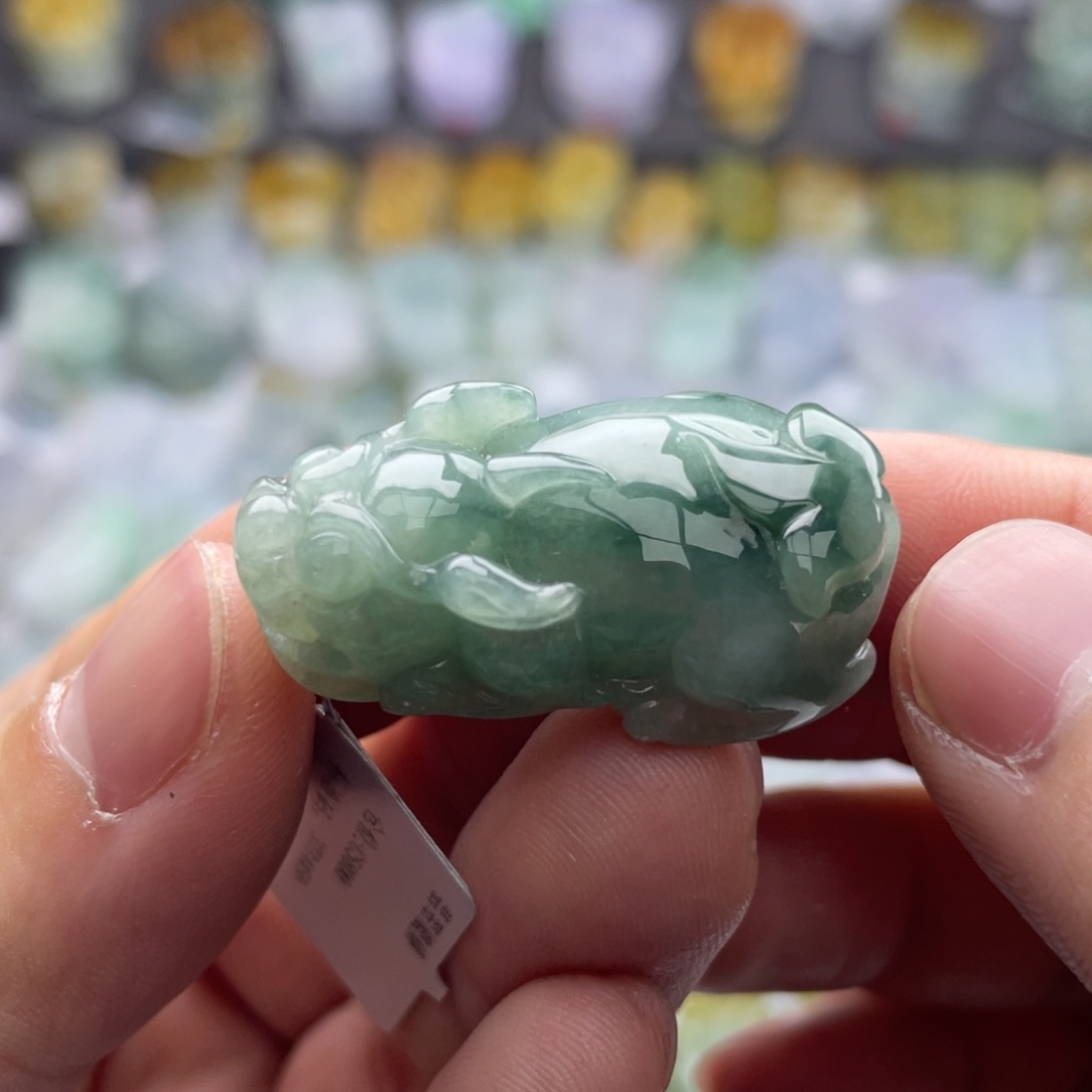 翡翠颈饰未镶嵌貔貅