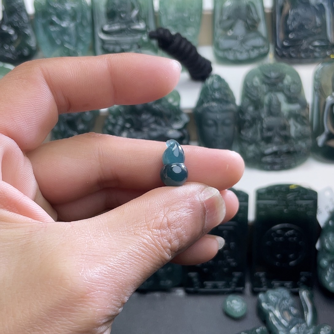 翡翠未镶嵌颈饰尺寸15-9mm