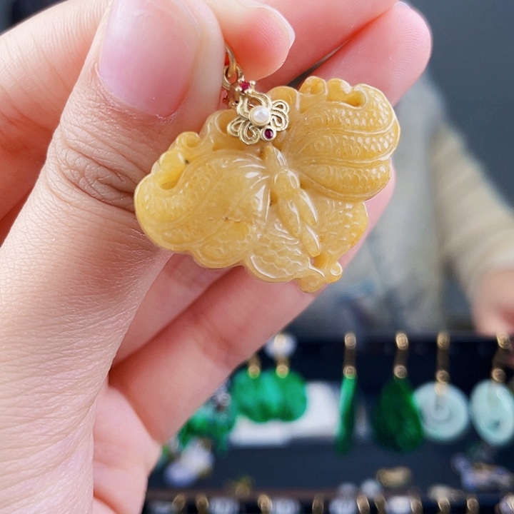 翡翠颈饰未镶嵌饰品