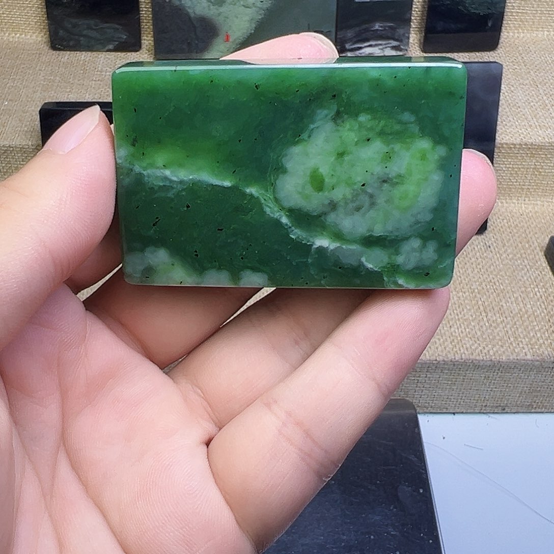 未镶嵌和田玉（碧玉）珠宝半成品