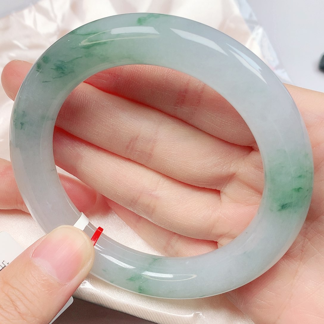 翡翠手镯未镶嵌抖音687