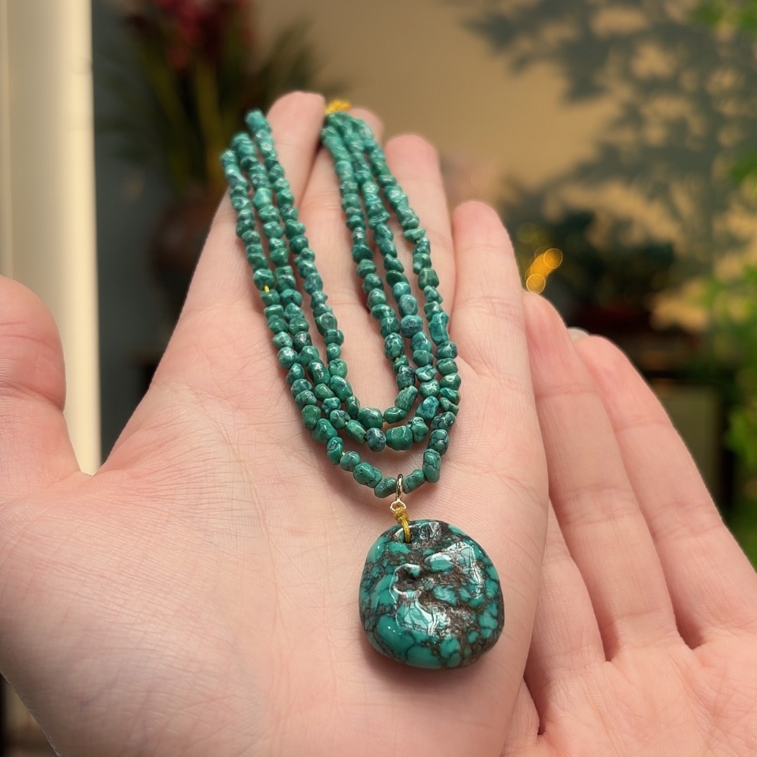 绿松石未镶嵌颈饰