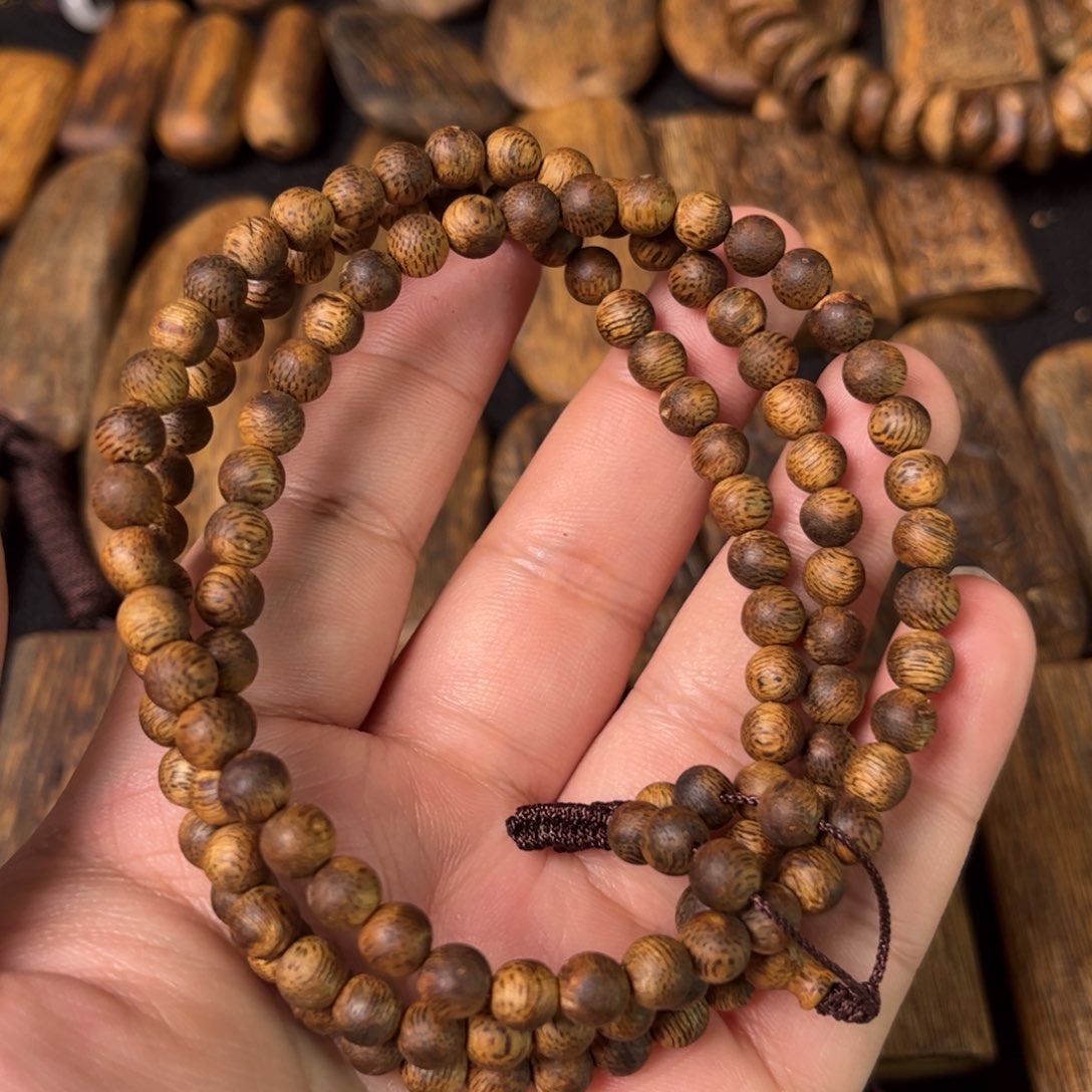 沉香手串瓜****?奇楠沉香卡6圆珠多圈手串一条（福利）