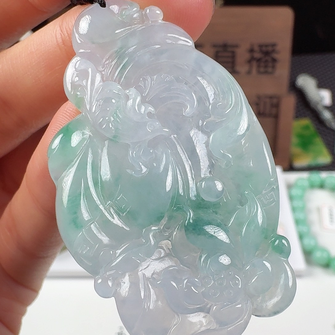 翡翠未镶嵌颈饰翡翠