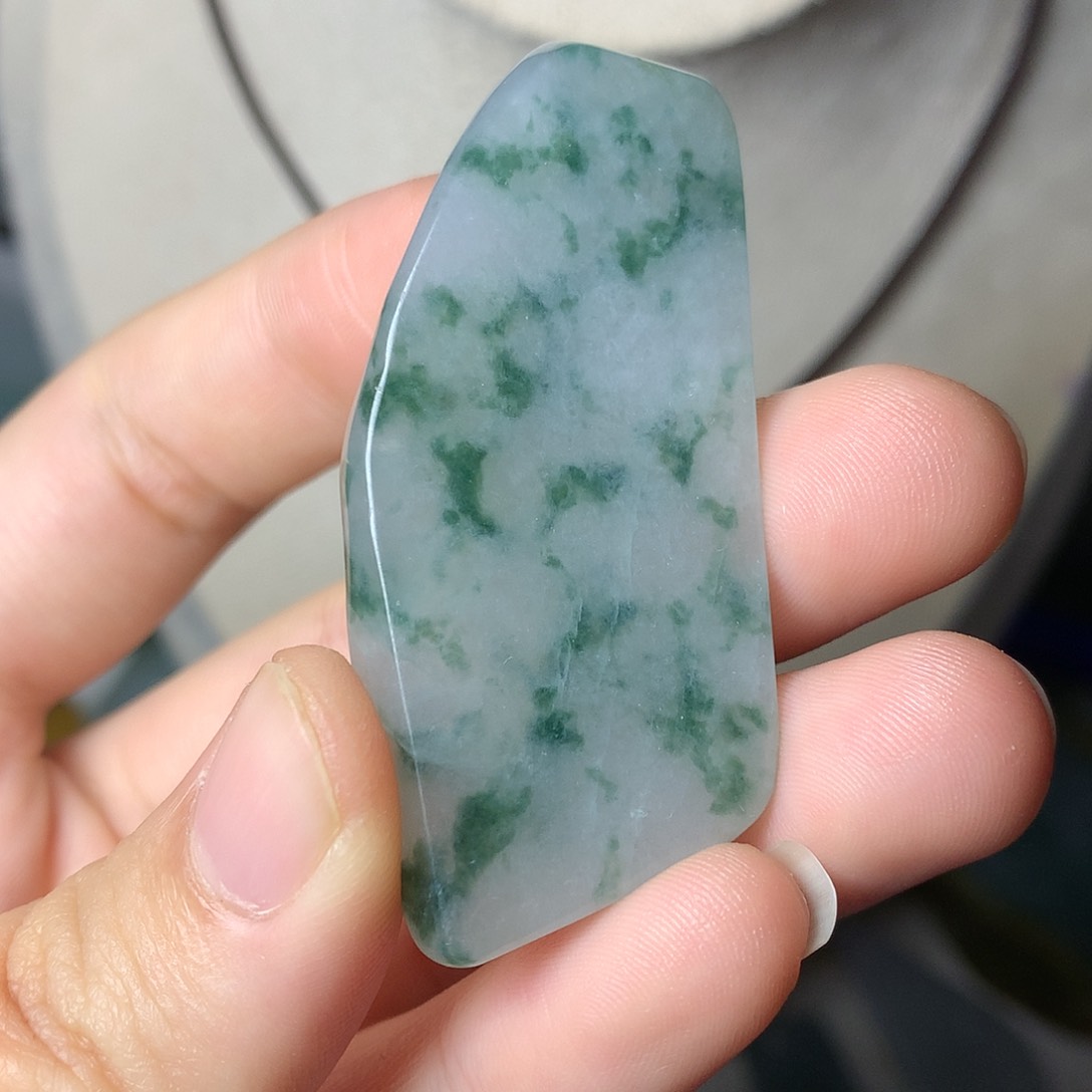 翡翠颈饰未镶嵌吊坠