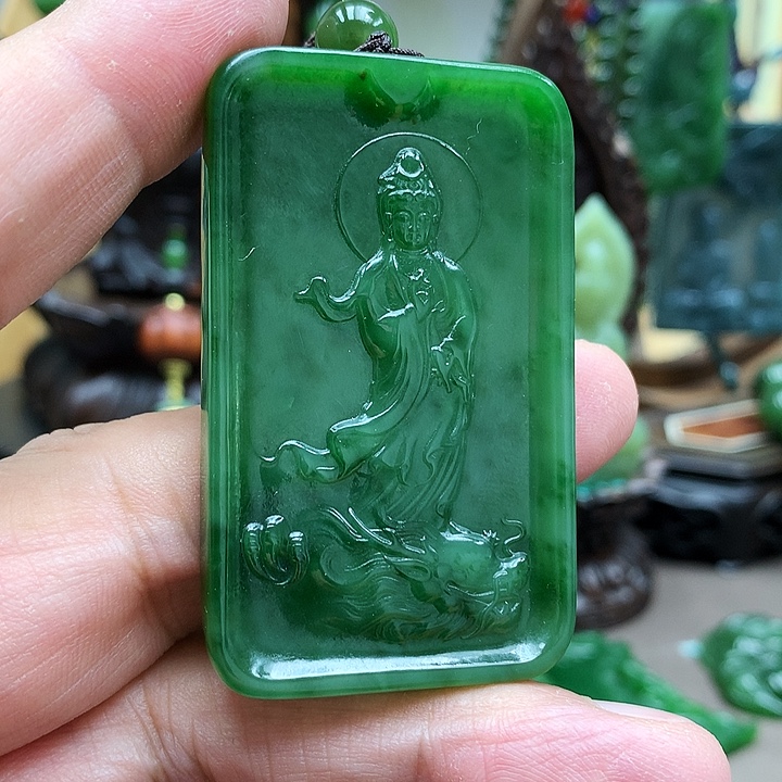 多***8颈饰足银镶嵌和田玉（碧玉）