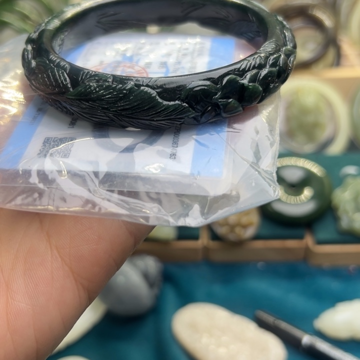 和田玉手镯未镶嵌67.1圈围4763