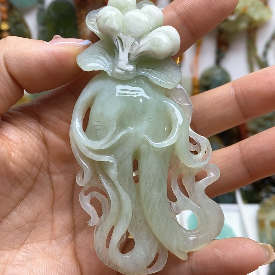 蛇纹石玉未镶嵌颈饰