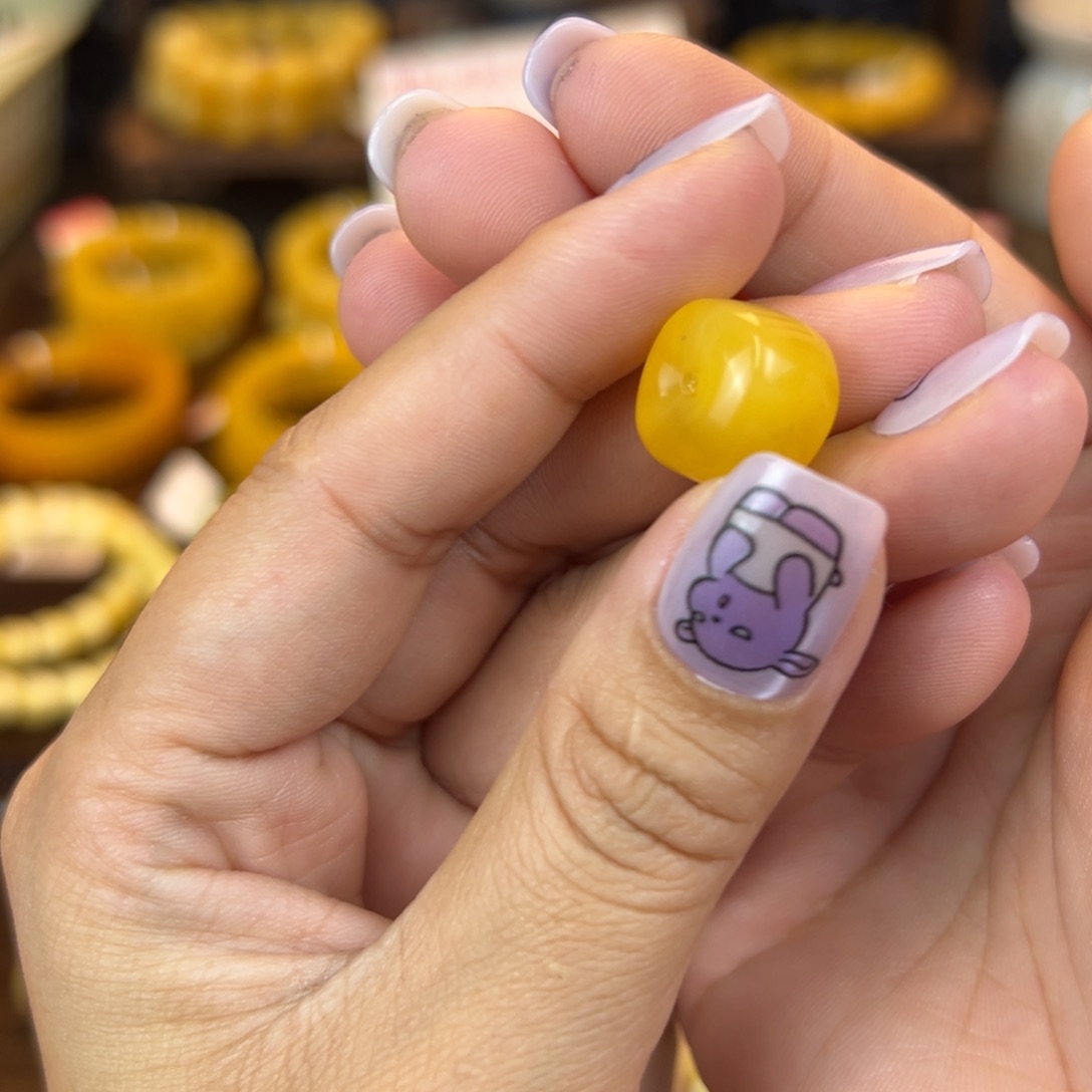 琥珀裸石未镶嵌mmmmnnnbhhhhn