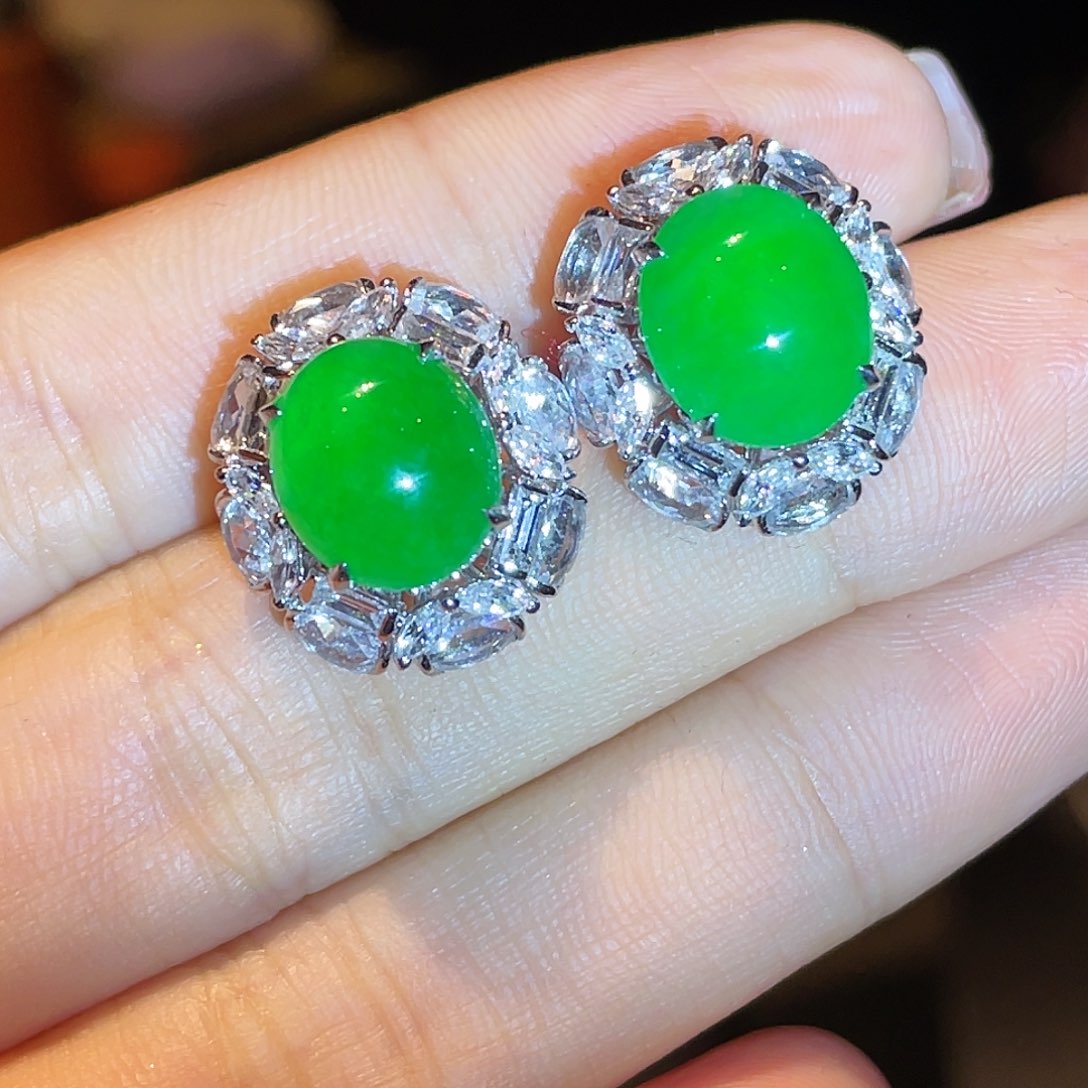 翡翠耳饰18K金镶嵌蛋面耳钉