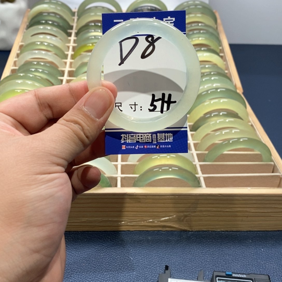 岫玉手镯未镶嵌手镯