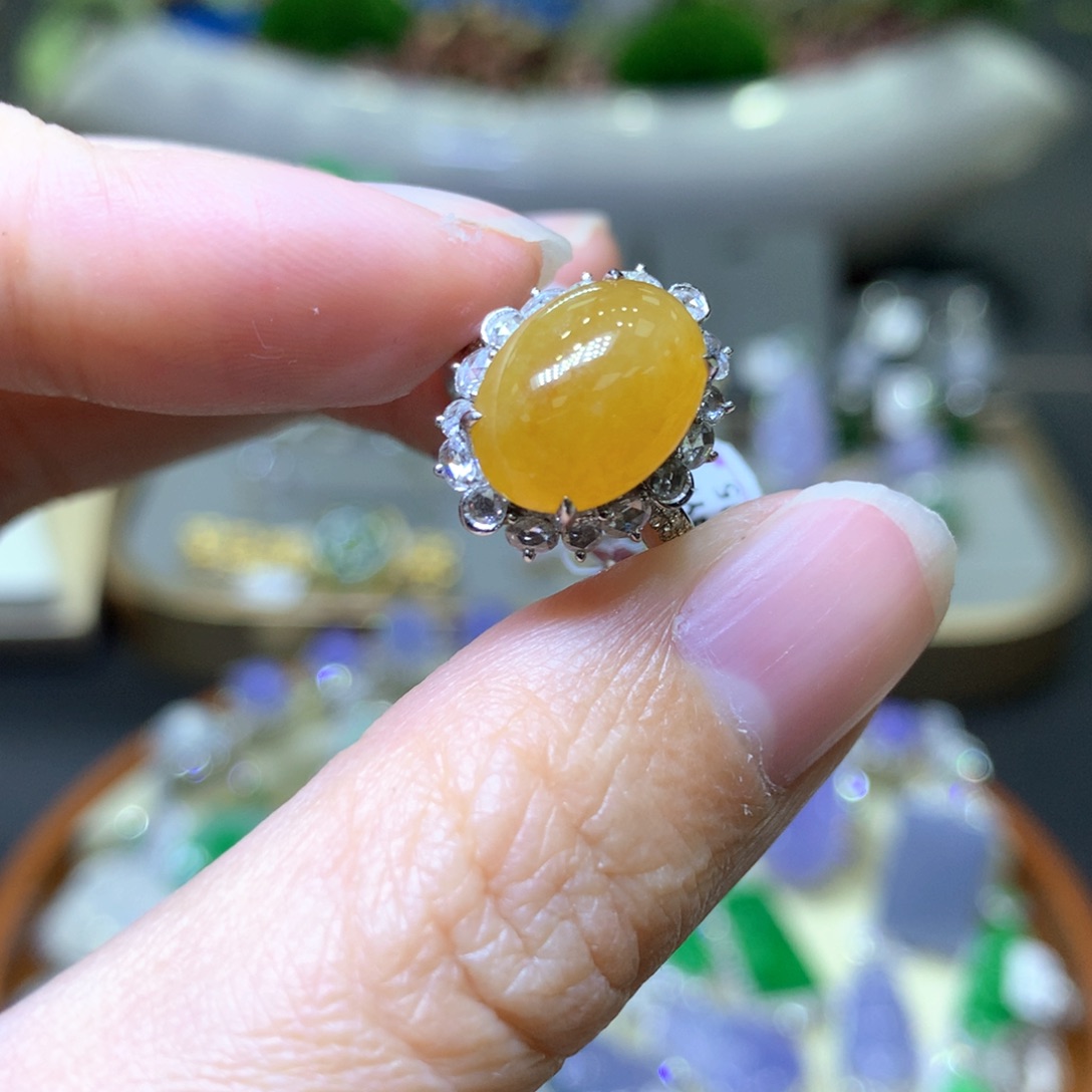 【闪购商品】翡翠颈饰18K金镶嵌翡翠吊坠项链