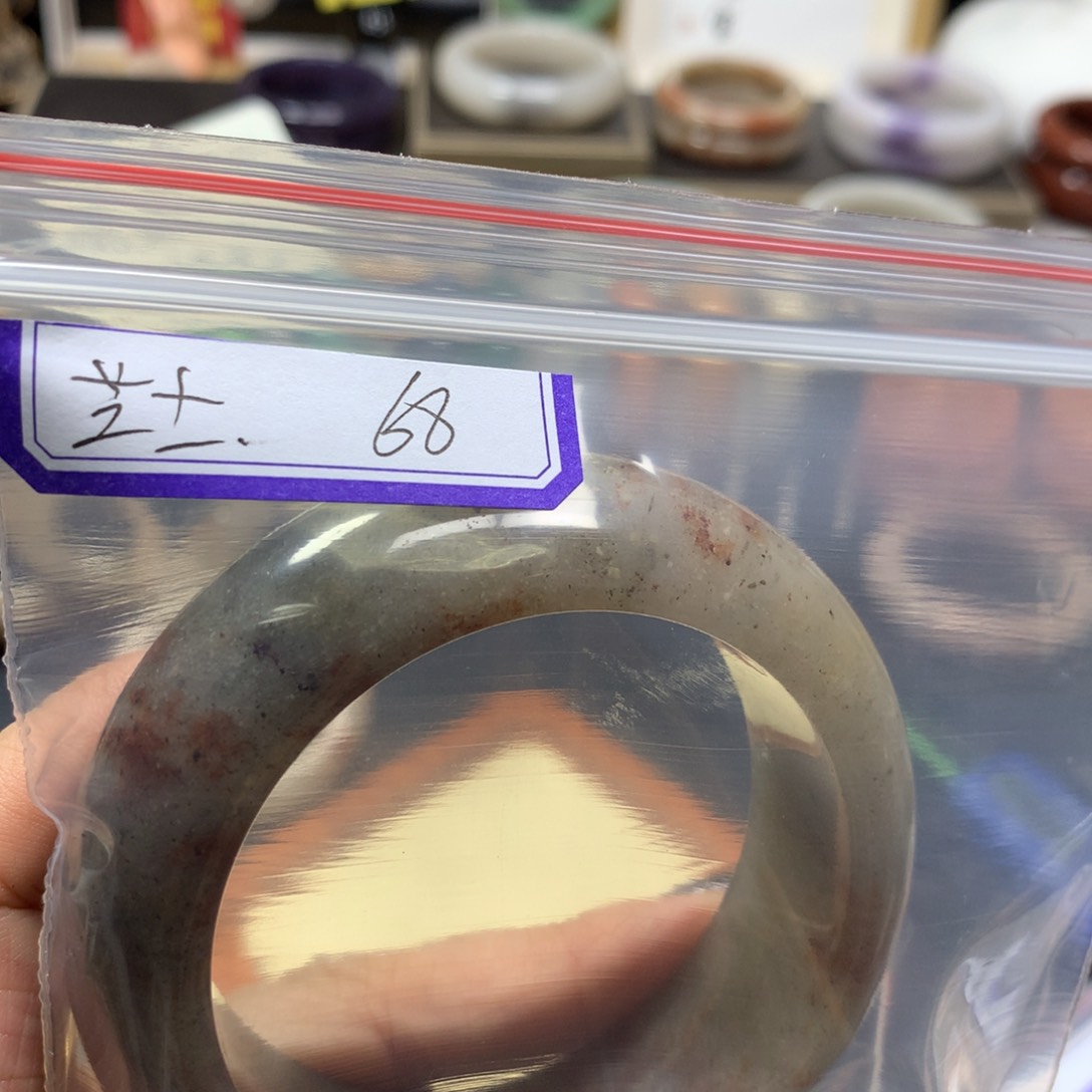 石英质玉手镯未镶嵌芝****?