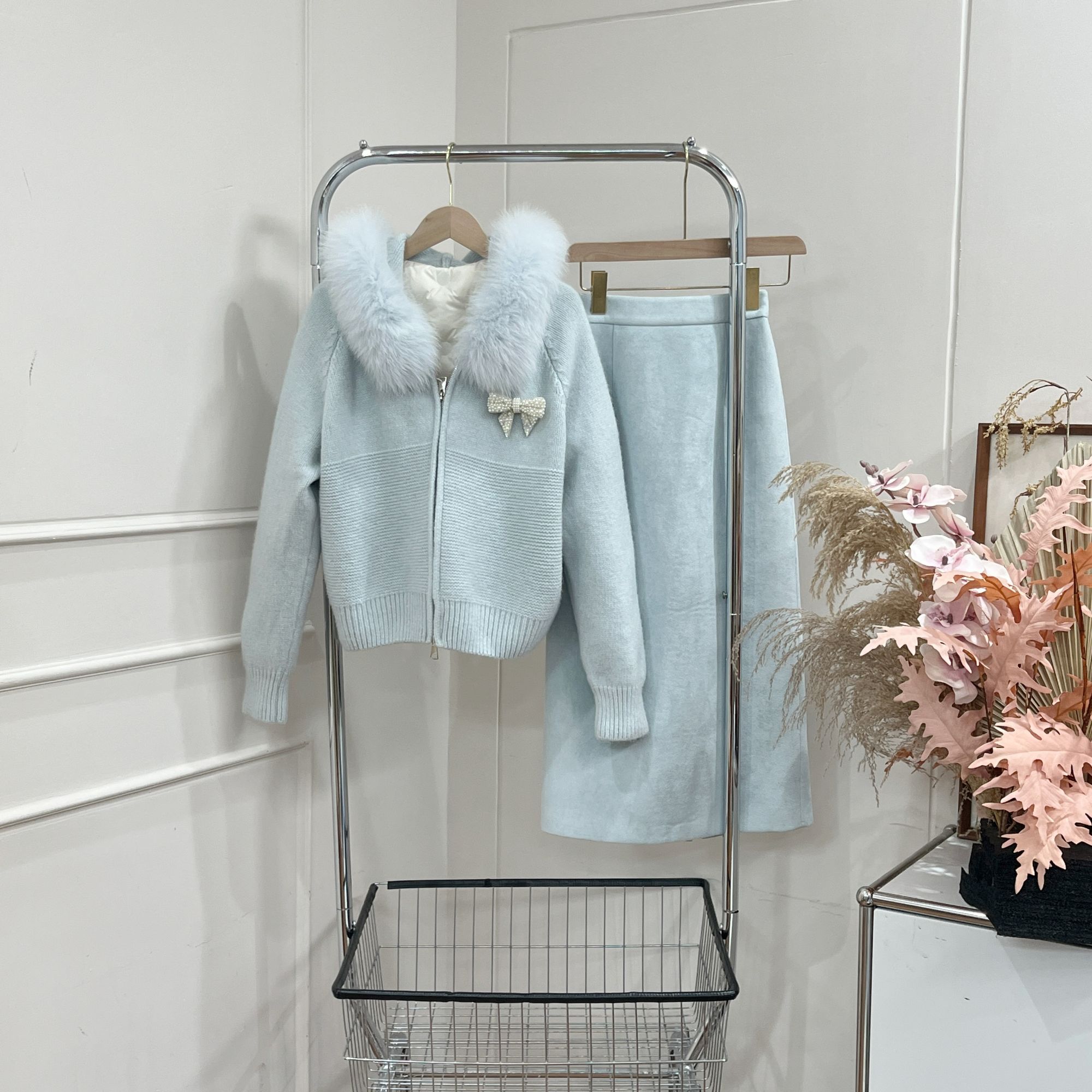 拉夏贝尔2025年冬季新款时尚简约宽松羽绒上衣+半裙 27363 JCK