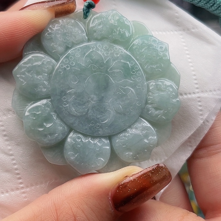 翡翠未镶嵌颈饰挂件