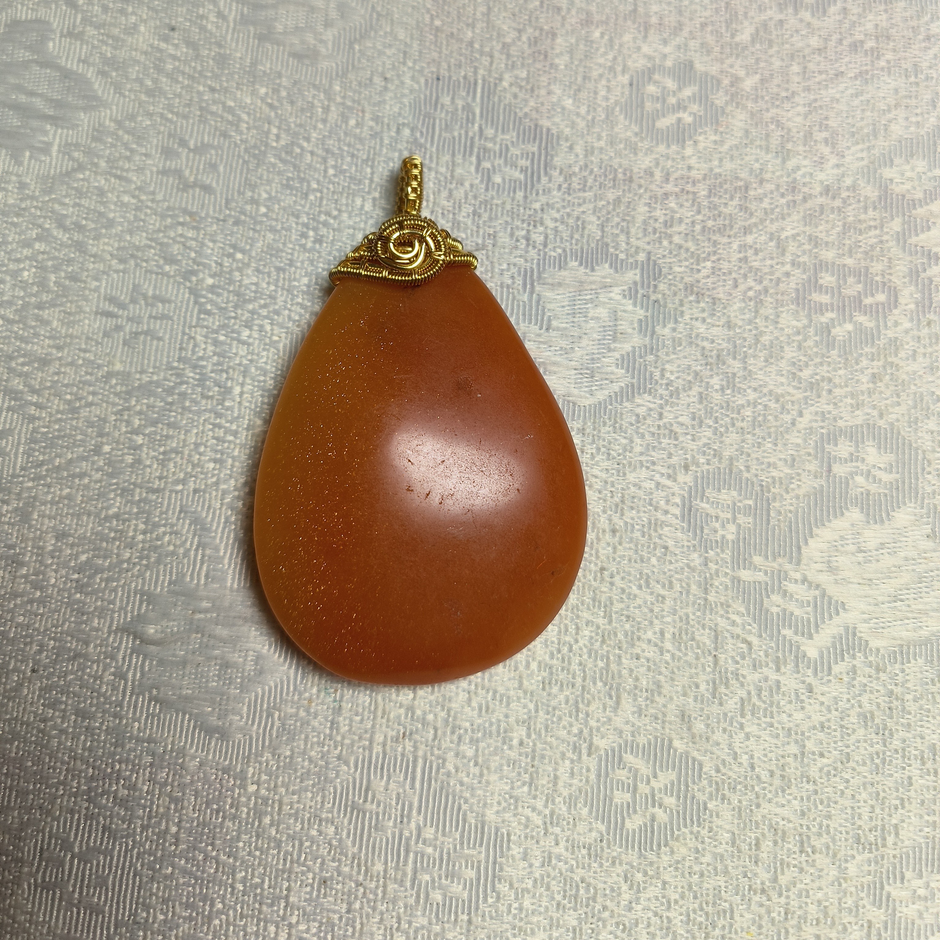 金丝玉原石小吊坠