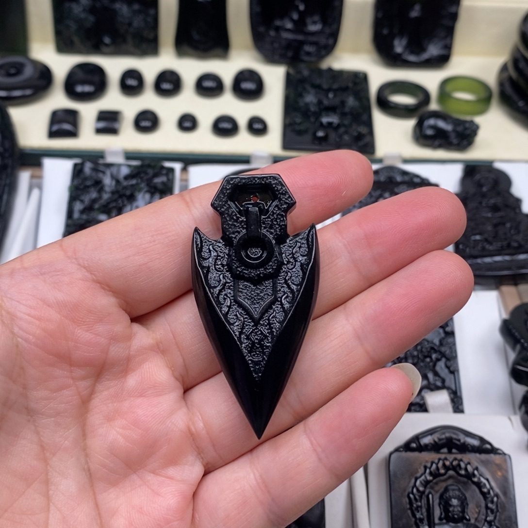 未镶嵌蛇纹石玉吊坠(不含链)