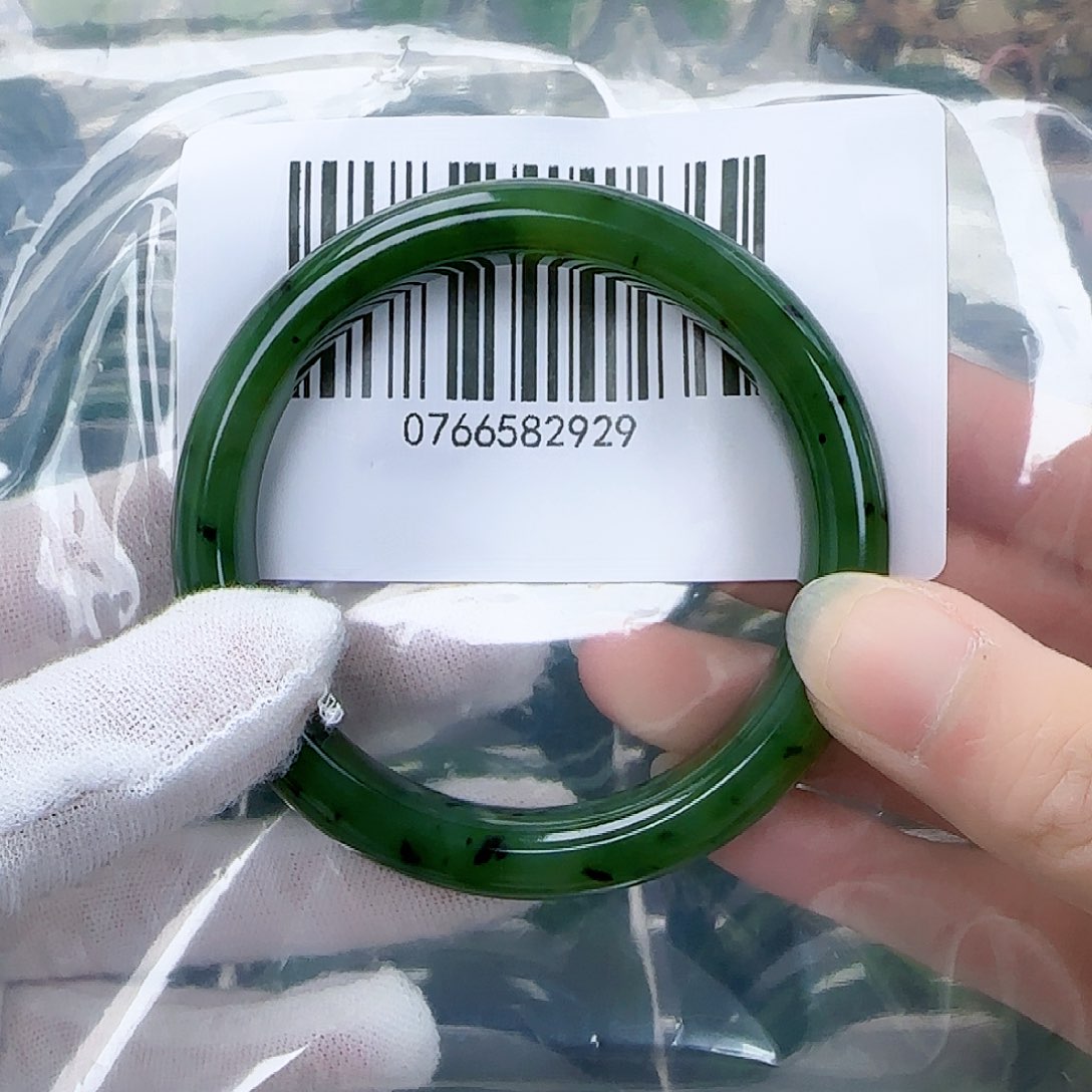 和田玉（碧玉）手镯未镶嵌5556