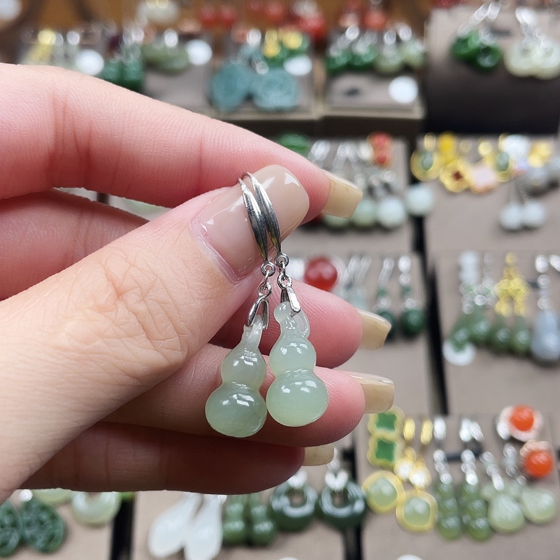 和田玉银S925镶嵌耳饰