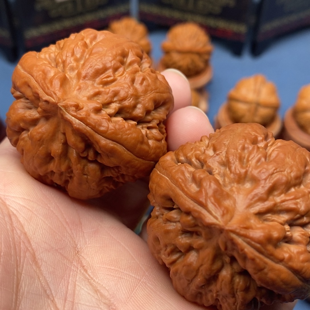 刘***生把件文玩核桃霸王龙