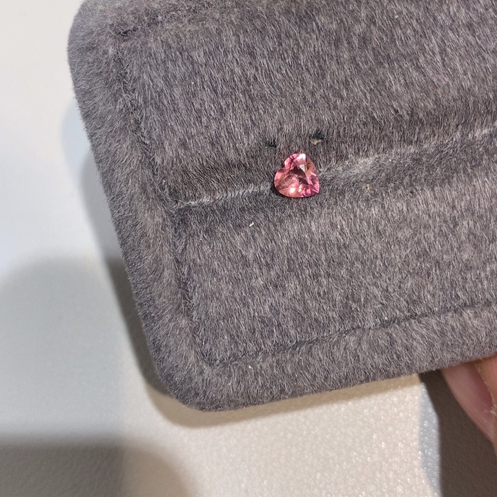 碧玺裸石未镶嵌0.4克拉