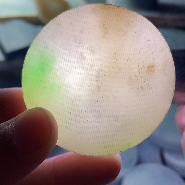 翡翠挂件未镶嵌毛料82