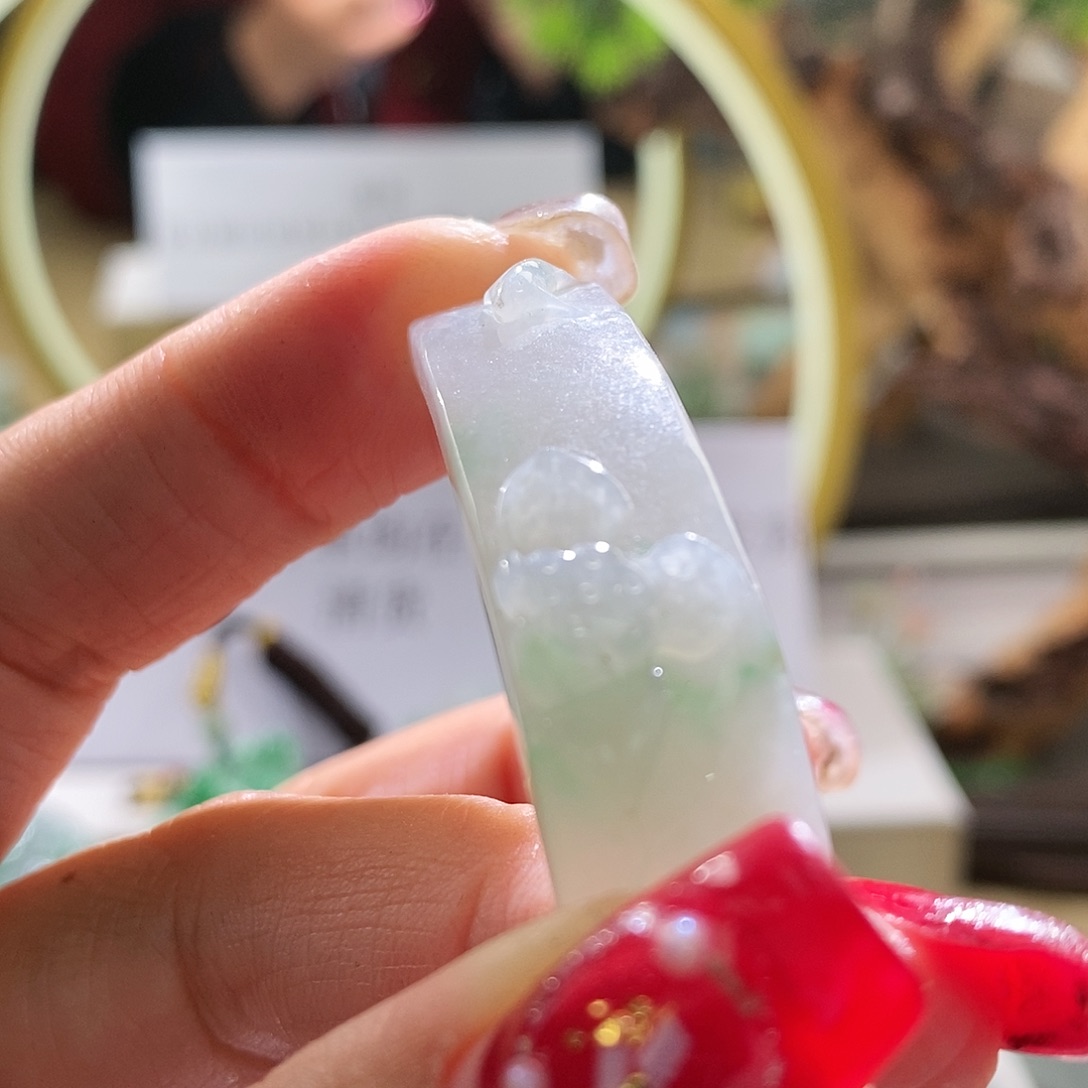 【闪购商品】翡翠颈饰未镶嵌手牌