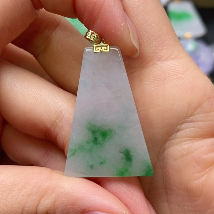 翡翠颈饰未镶嵌吊坠