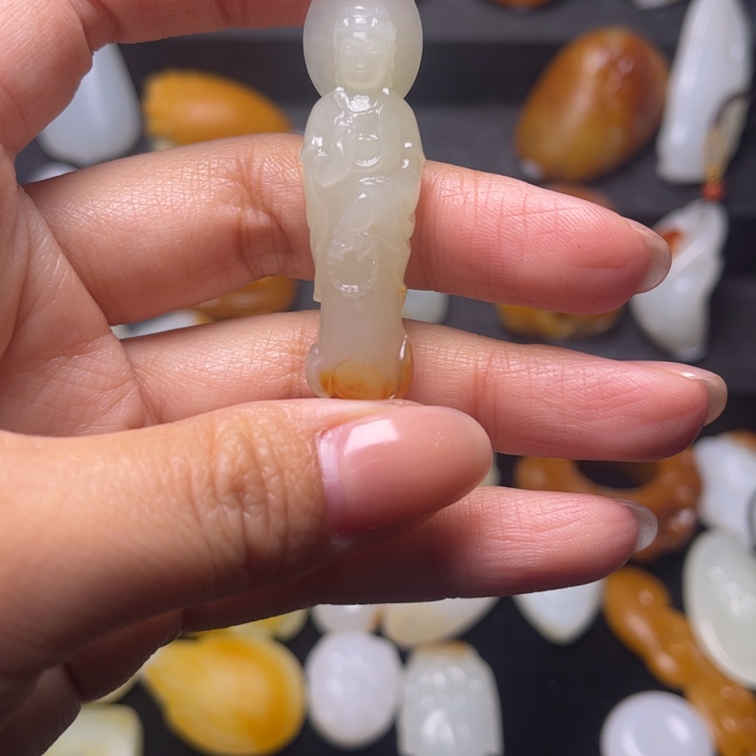 和田玉颈饰未镶嵌庞*