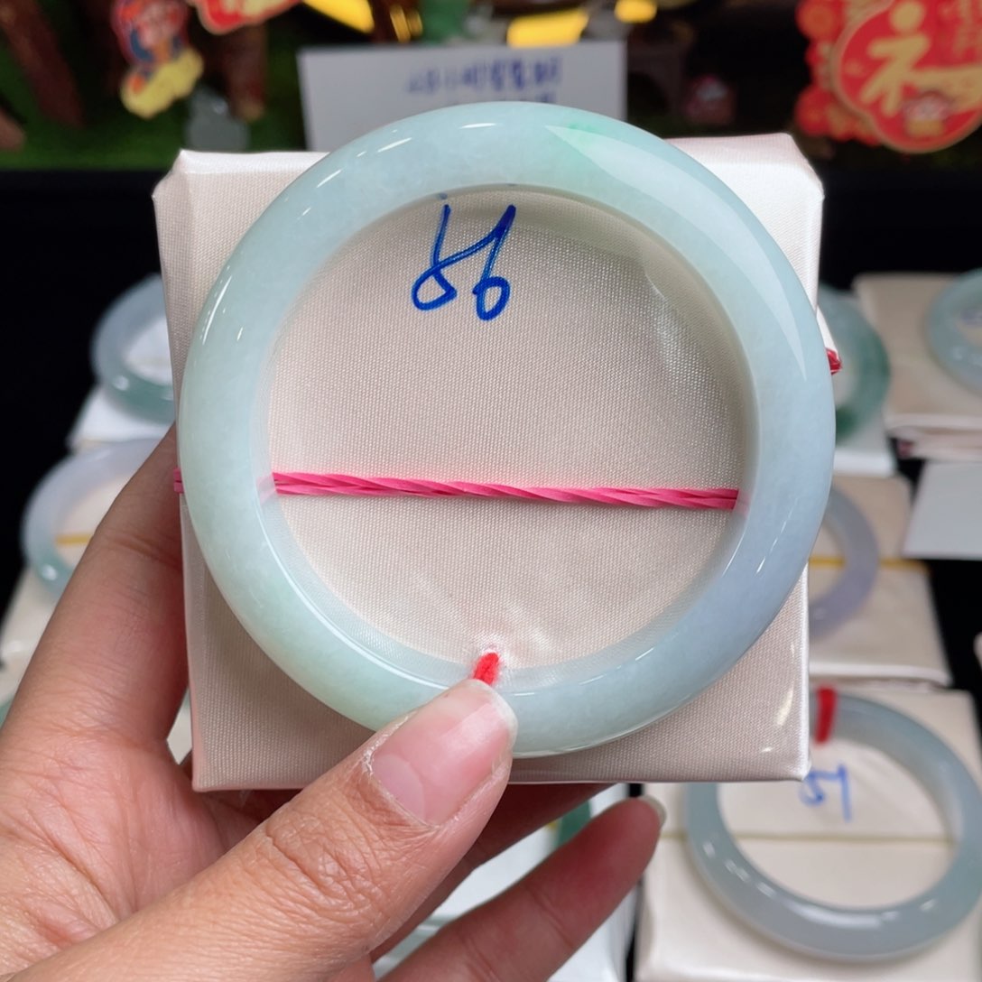 翡翠手镯未镶嵌花***缅甸翡翠手镯