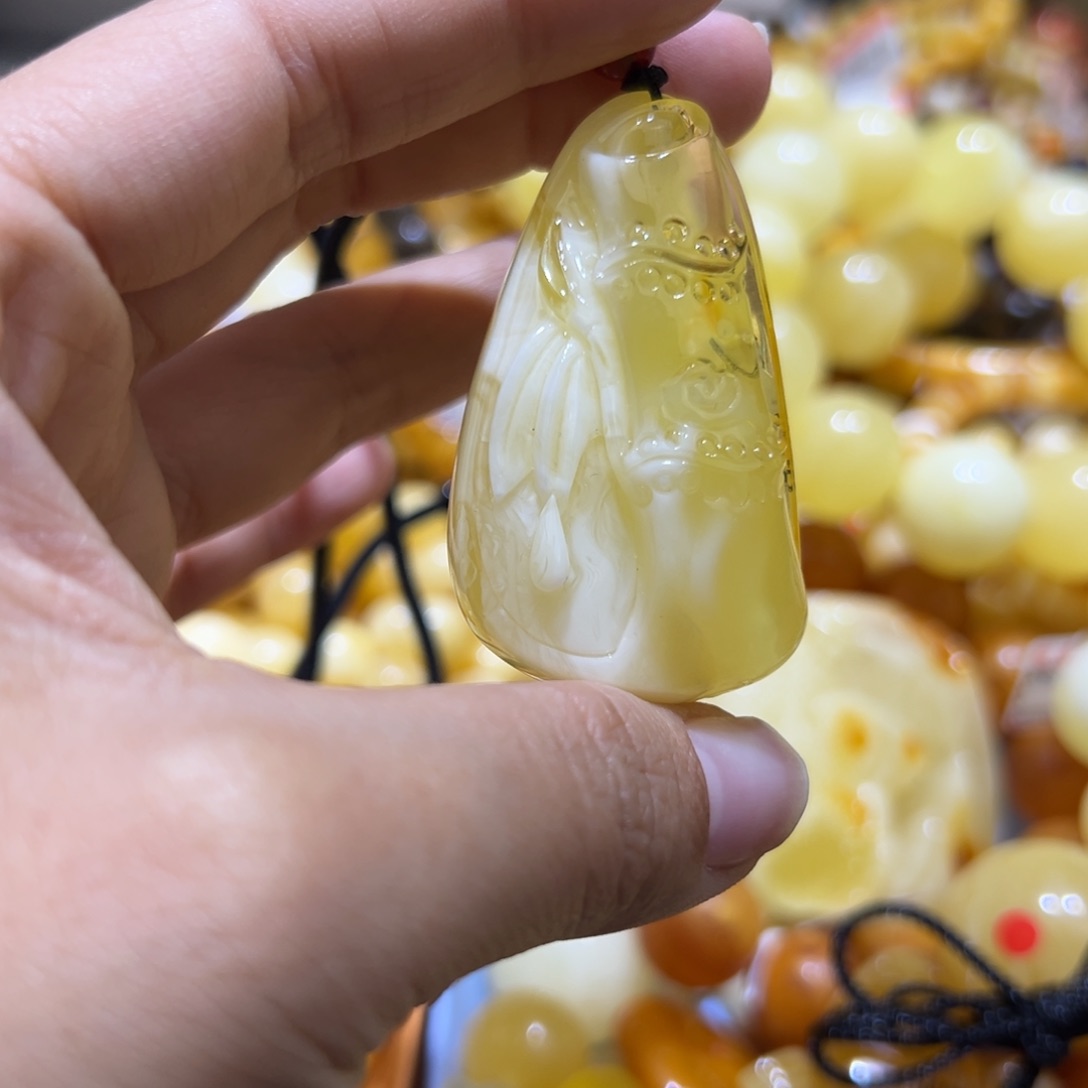 琥珀珠宝奇石未镶嵌