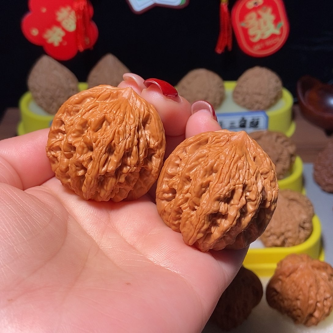 文玩核桃吊坠精配虎头
