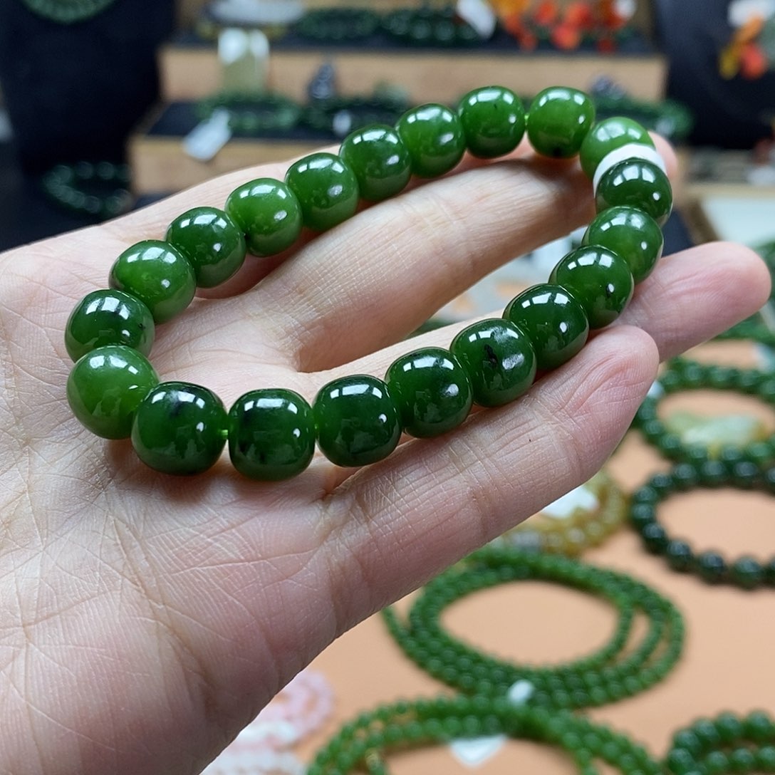 颈饰未镶嵌和田玉（碧玉）10mm菠菜