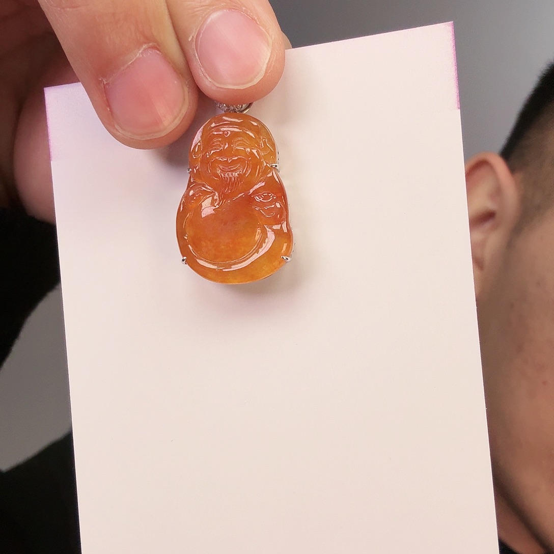 翡翠颈饰18K金镶嵌每****！一件