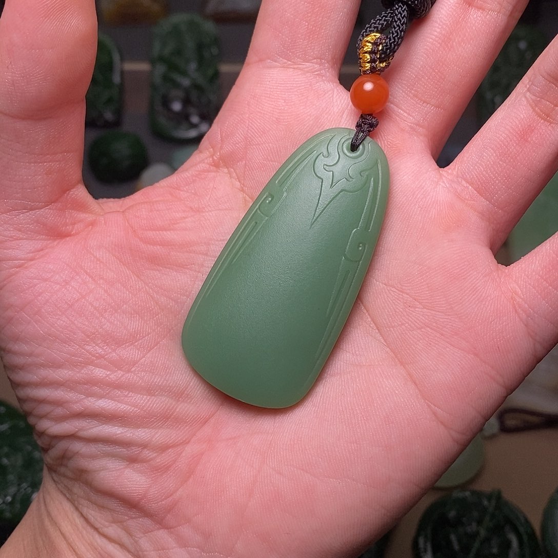 和田玉颈饰未镶嵌D****术