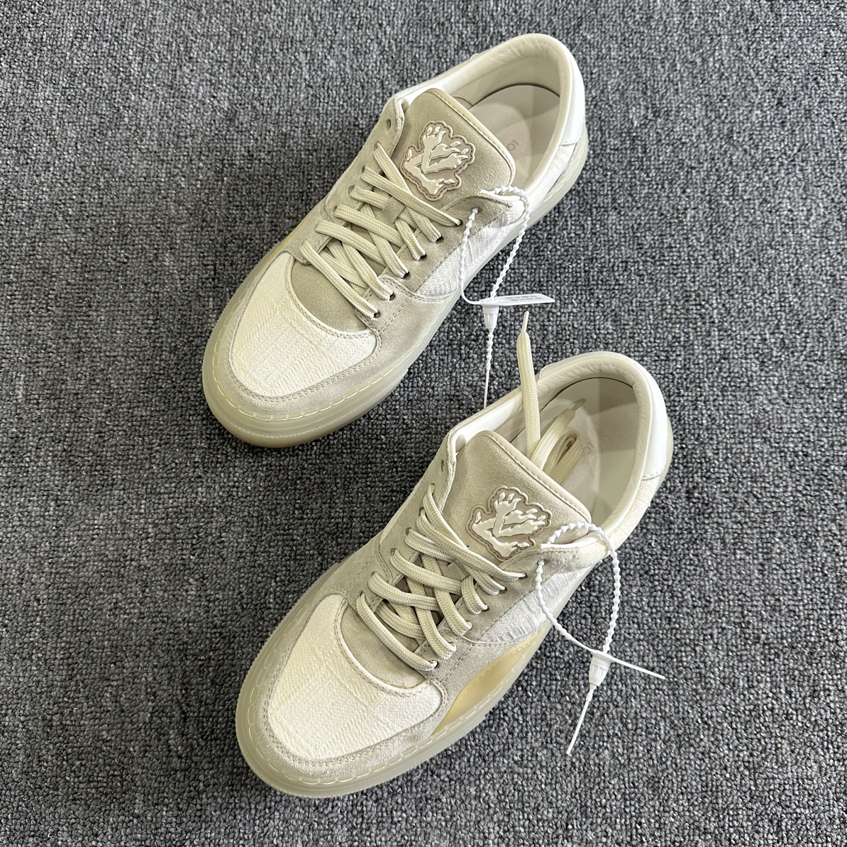 99新 LouisVuitton/路易威登 灰白棋盘格板鞋 40 
