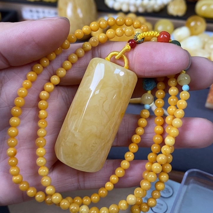 琥珀裸石未镶嵌无事牌