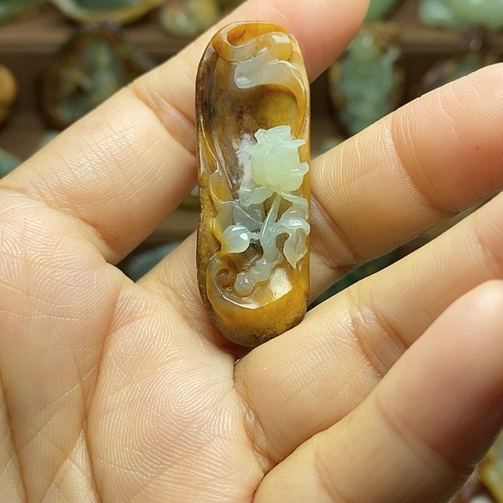 岫岩河磨玉（透闪石质玉）未镶嵌颈饰