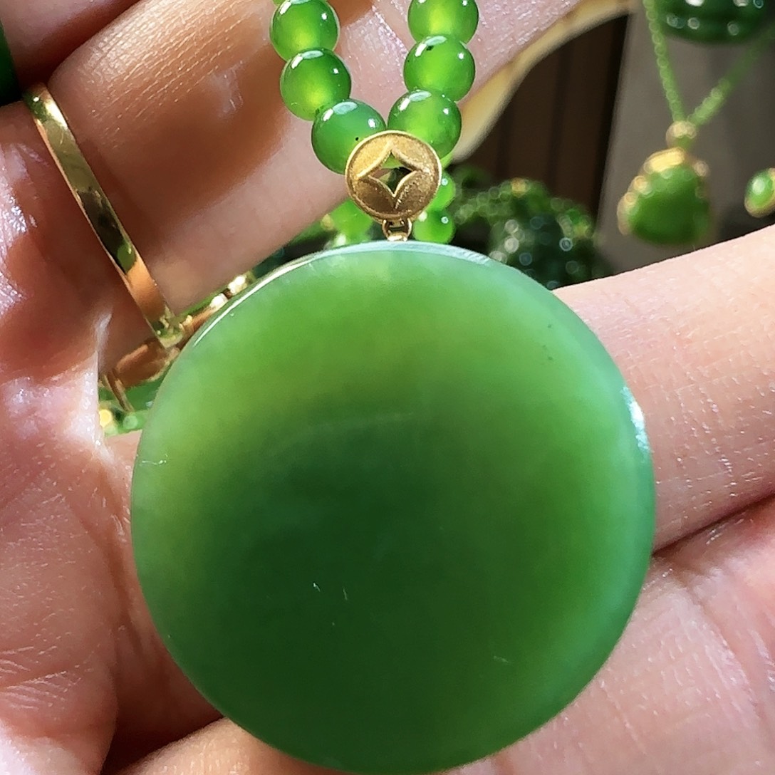 和田玉（碧玉）颈饰18K金镶嵌