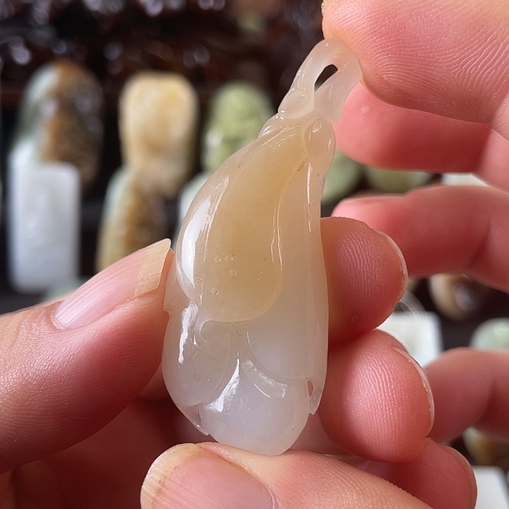 和田玉未镶嵌车挂