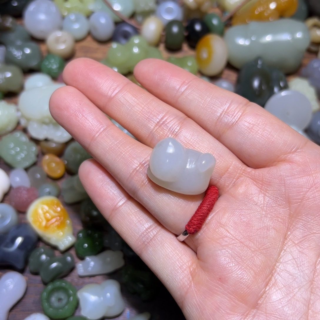 蓝***叶和田玉未镶嵌珠宝半成品