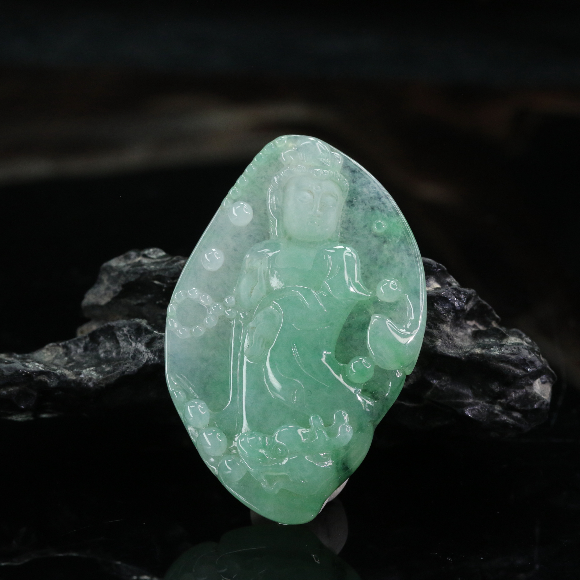 19天然A货翡翠冰绿观音吊坠/000258北京中保拍卖