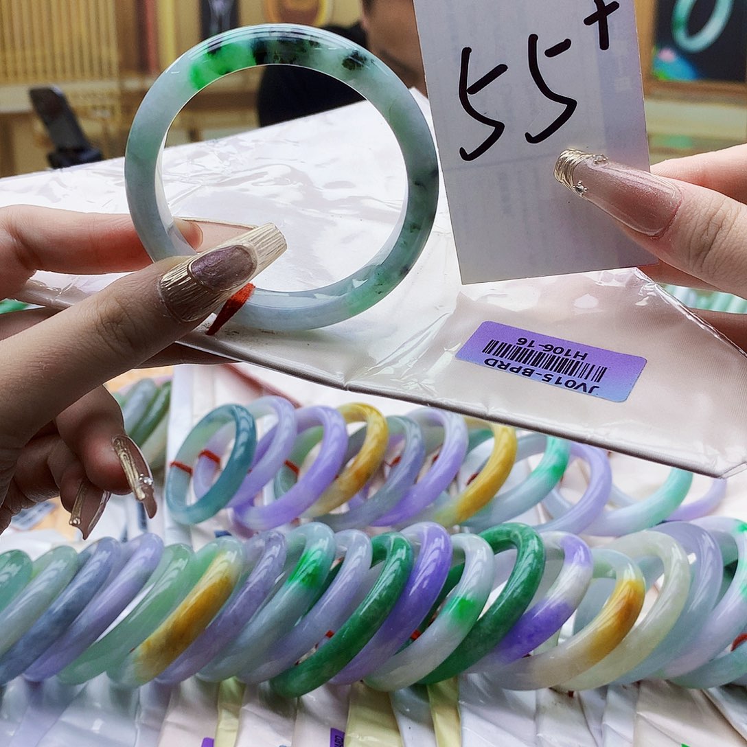 翡翠未镶嵌手镯ii